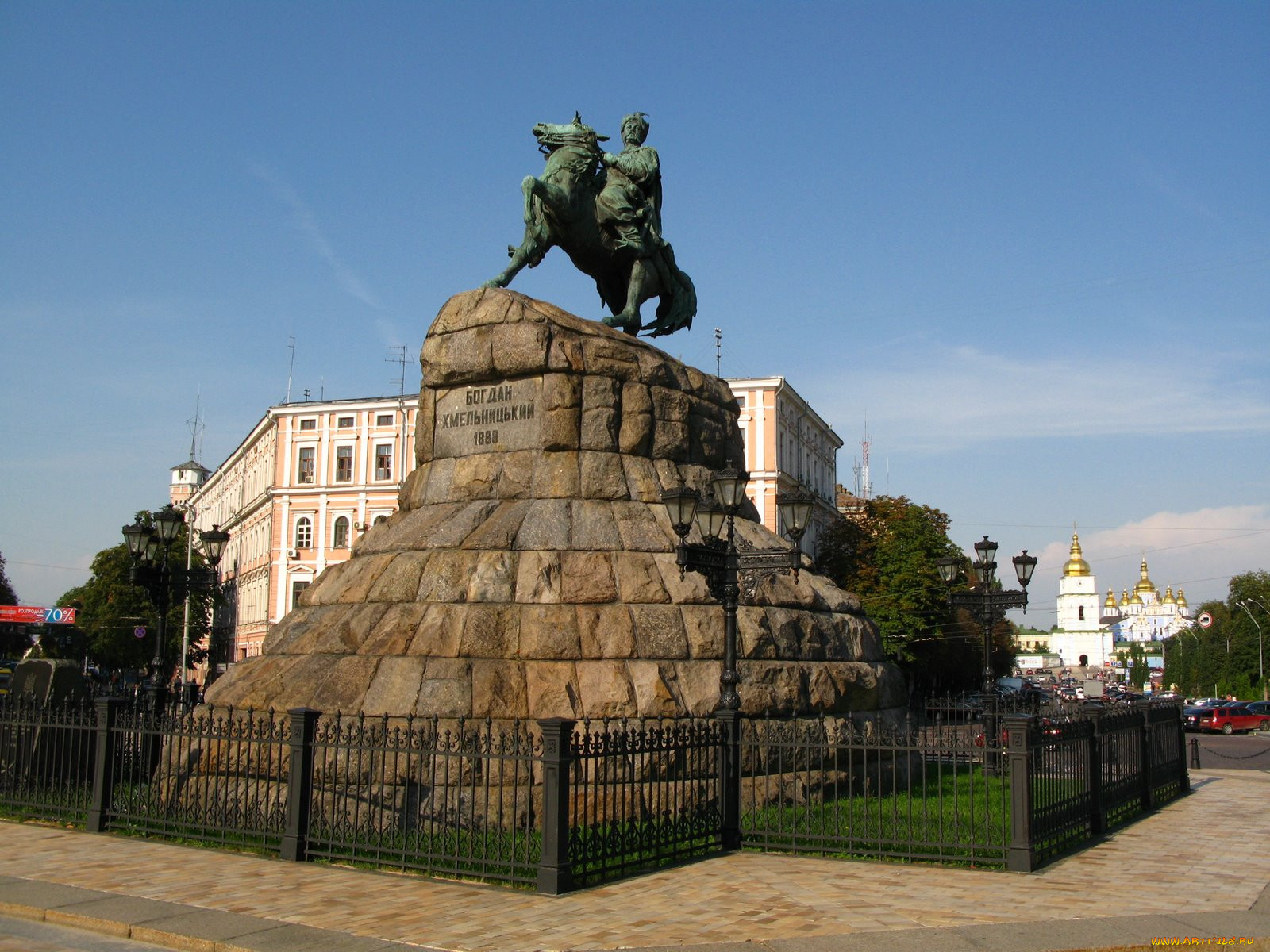 Памятники г киева